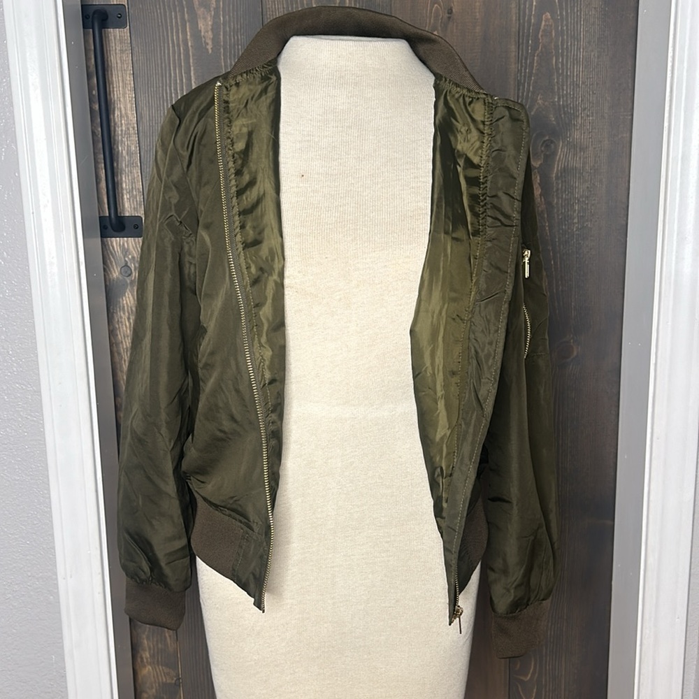 Green Jacket - Picture 3 of 7